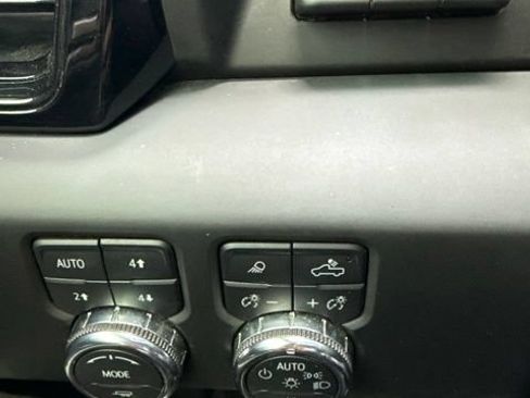 Used 2023 GMC Sierra 1500 AT4 w/ AT4 Premium Package AWD/4WD image 28