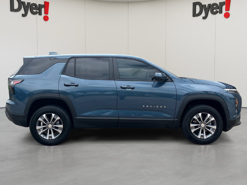 Used 2026 Chevrolet Equinox LT w/ Safety and Technology Package FWD image 6