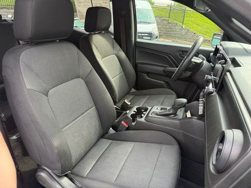 Used 2024 Chevrolet Colorado W/T AWD/4WD image 17