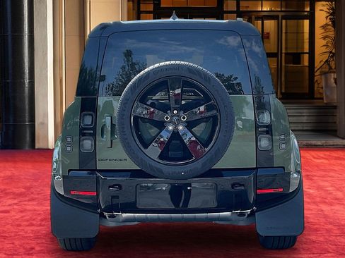 New 2026 Land Rover Defender 110 X-Dynamic SE AWD/4WD image 7