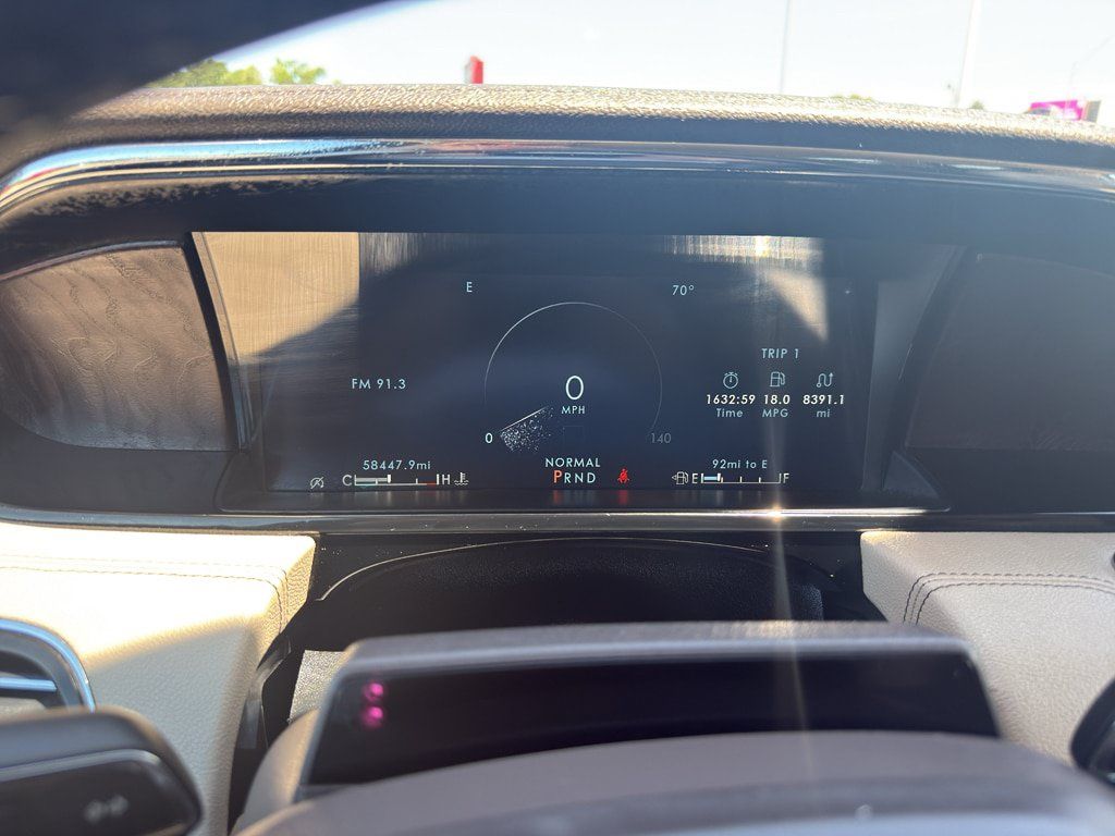 Used 2022 Lincoln Navigator Reserve AWD/4WD image 12