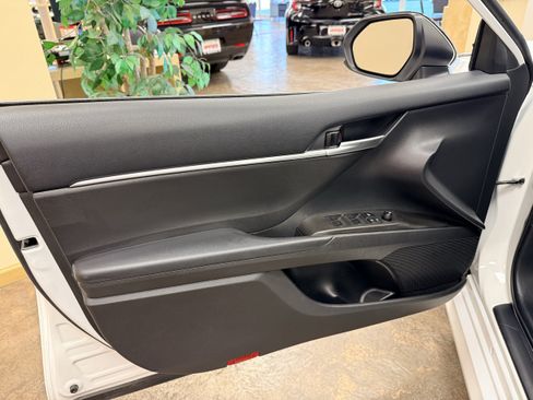 Used 2023 Toyota Camry LE FWD image 8