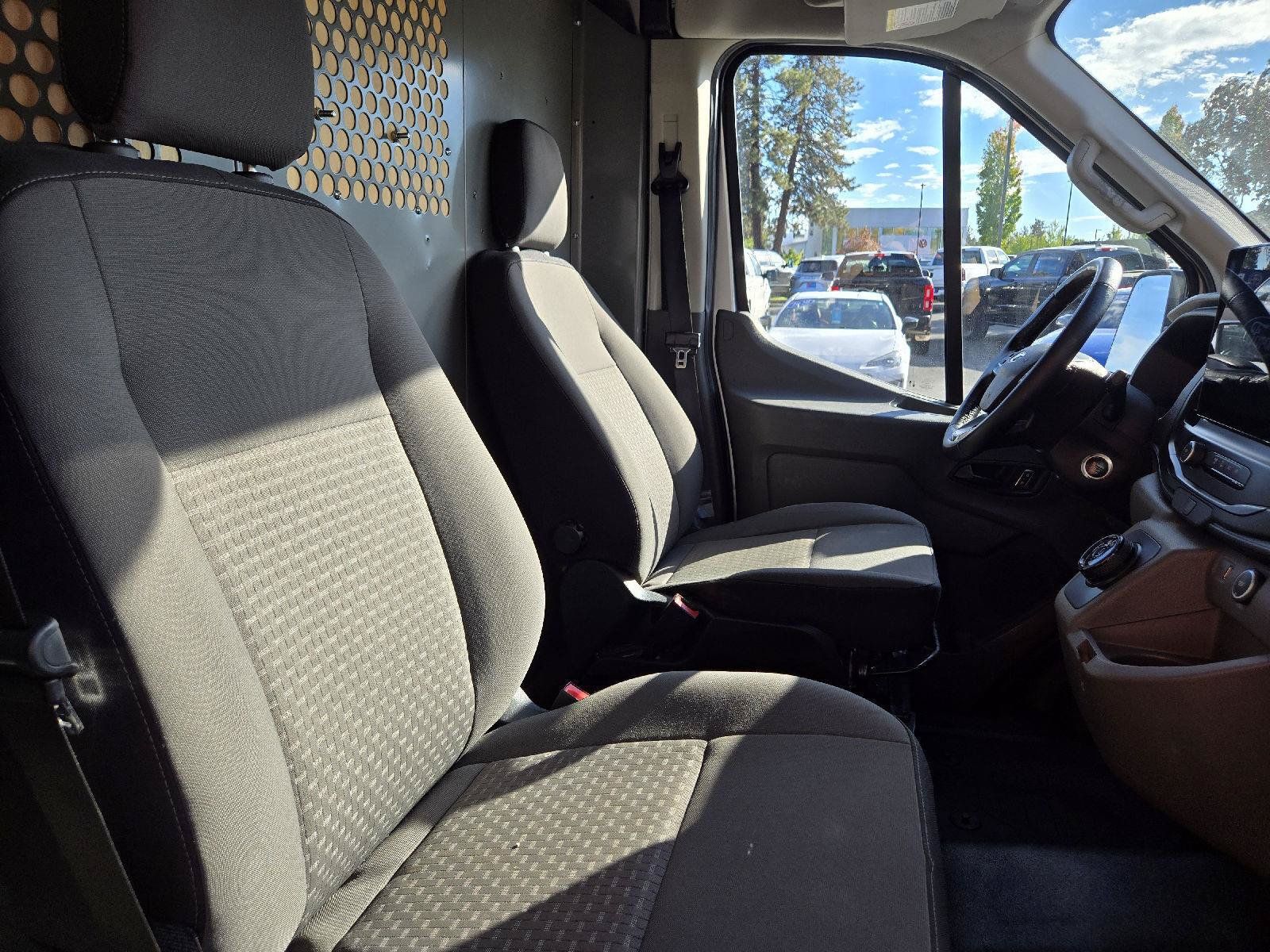 Used 2022 Ford E-Transit Medium Roof w/ Parcel Delivery Package RWD image 12