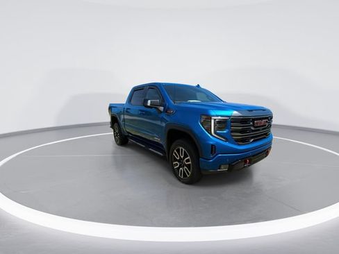 Used 2022 GMC Sierra 1500 AT4 w/ AT4 Premium Package AWD/4WD image 2