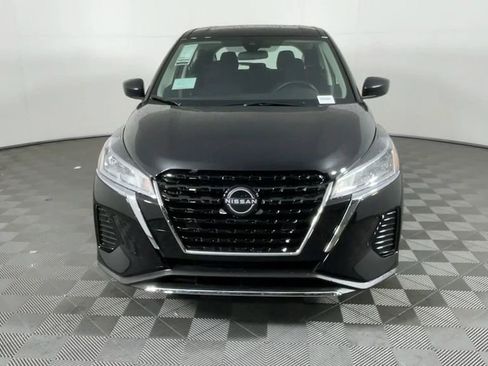 New 2025 Nissan Kicks Play S image 9