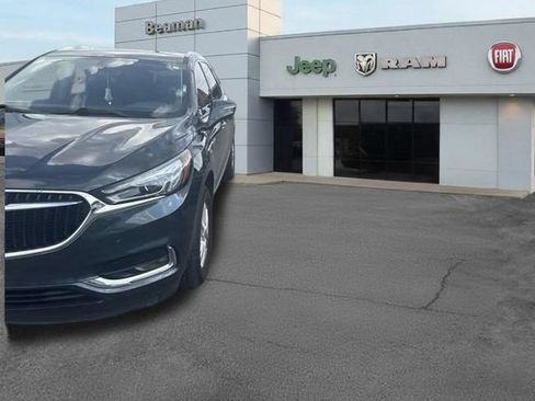 Used 2020 Buick Enclave Essence w/ Sound and Sites Package FWD image 3