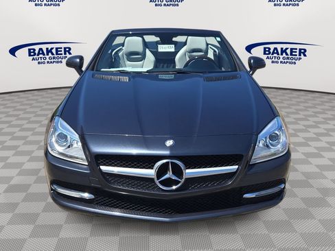 Used 2013 Mercedes-Benz SLK 250 image 2