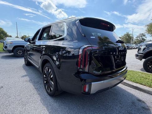 Certified 2025 Kia Telluride SX w/ SX Captain's Chair Package FWD image 5