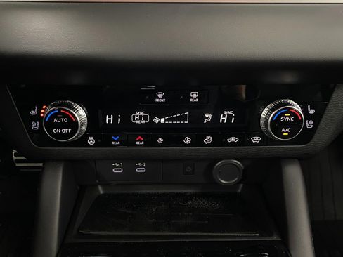 New 2026 Mitsubishi Outlander SEL AWD/4WD image 26