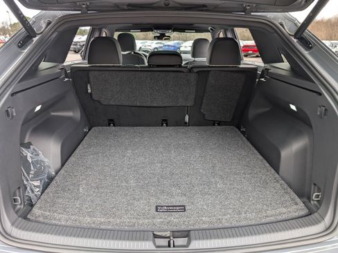 Used 2025 Volkswagen Atlas Cross Sport SEL Premium R-Line image 19