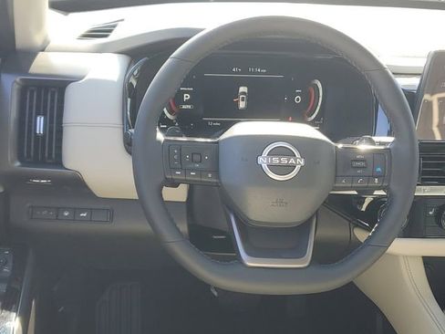 New 2026 Nissan Pathfinder SL image 14