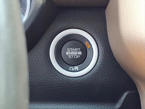 Used 2022 RAM 1500 Laramie AWD/4WD image 11