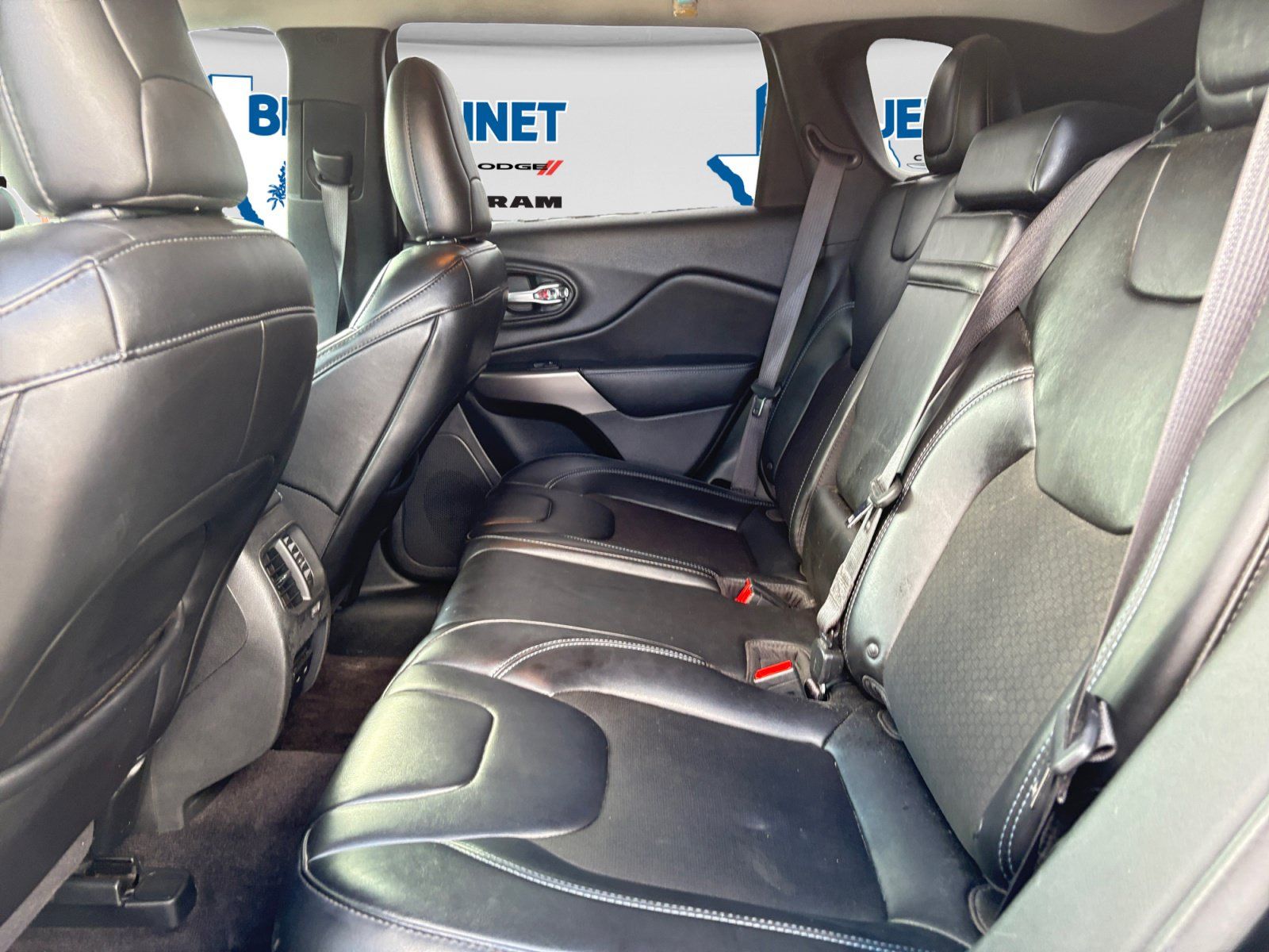 Used 2019 Jeep Cherokee Latitude Plus FWD image 21