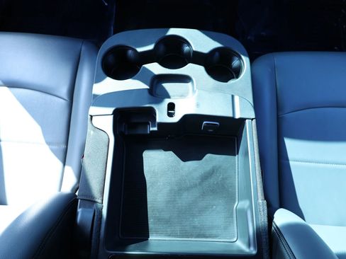 Used 2022 RAM 2500 Tradesman w/ Chrome Appearance Group image 18