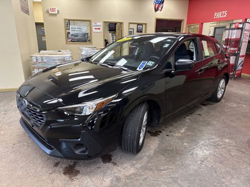 Used 2025 Subaru Impreza 2.0i AWD/4WD image 3
