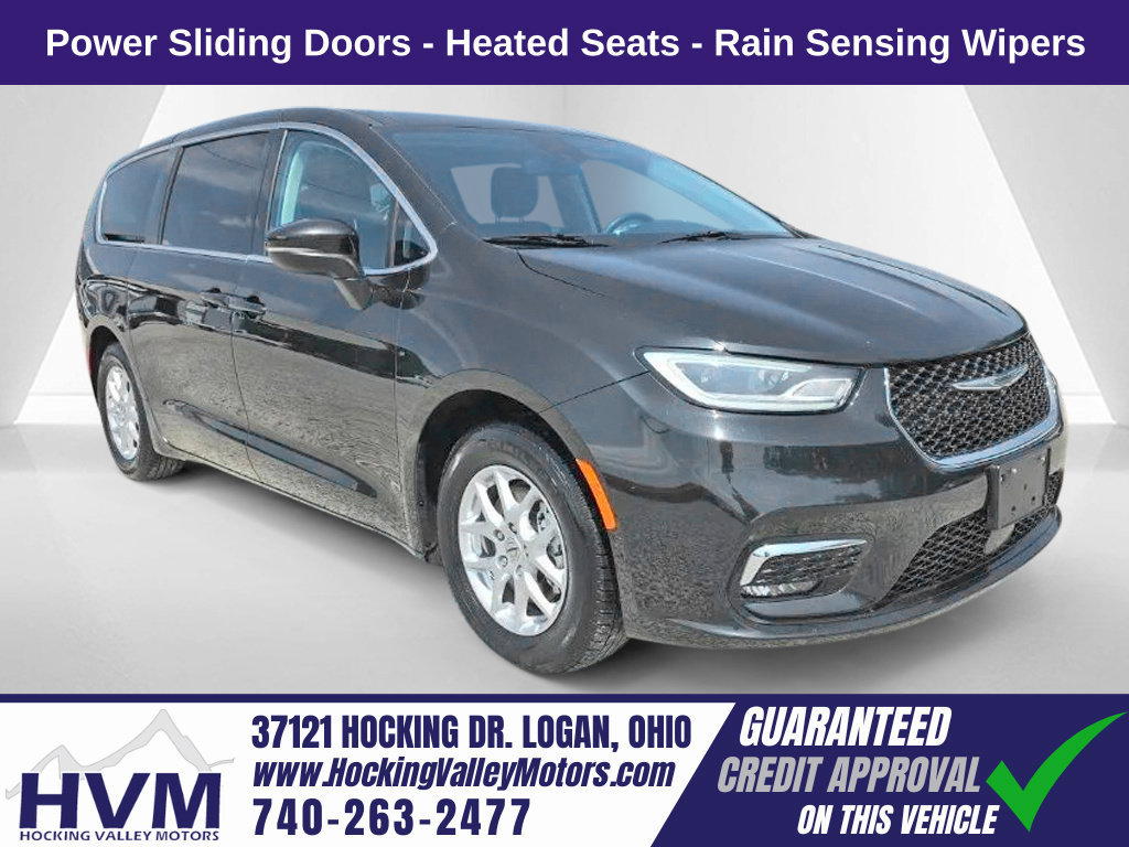 Used 2023 Chrysler Pacifica Touring-L FWD image 1