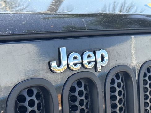 Used 2013 Jeep Wrangler Sport AWD/4WD image 24