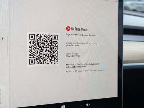 Used 2023 Tesla Model Y Long Range image 19