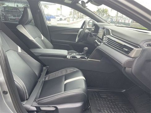 Used 2025 Toyota Camry SE image 27