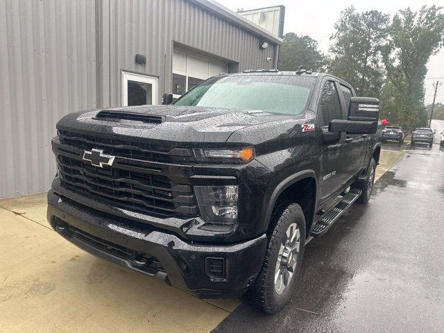 Used 2025 Chevrolet Silverado 2500 Custom w/ Custom Value Package AWD/4WD image 1