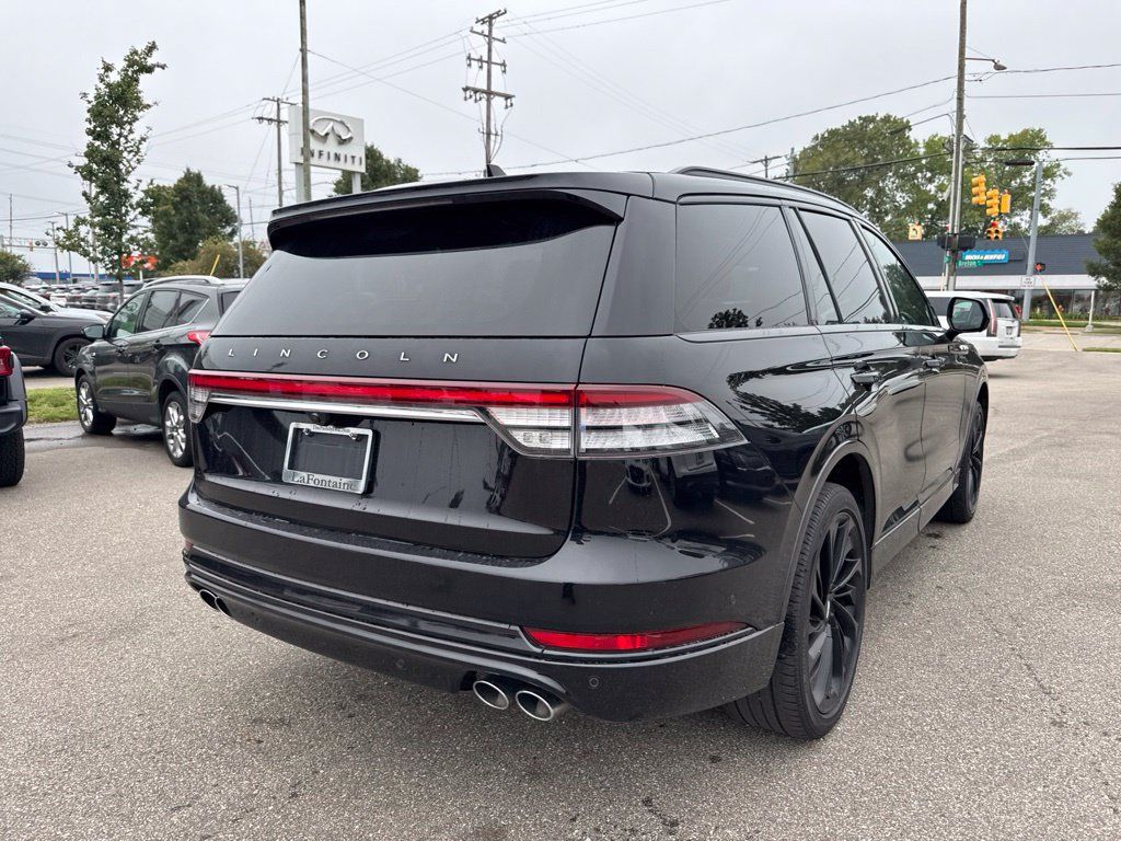 Used 2023 Lincoln Aviator Reserve w/ Equipment Group 201A AWD/4WD image 5