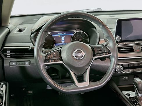 Used 2024 Nissan Altima 2.5 SR FWD image 18