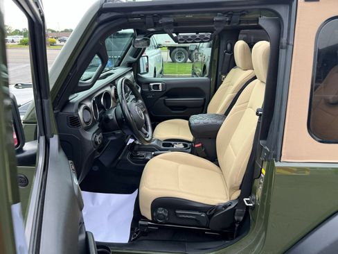 Used 2021 Jeep Wrangler Sport AWD/4WD image 40