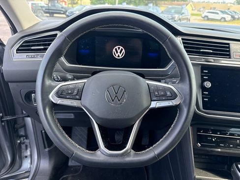 Used 2023 Volkswagen Tiguan SE FWD image 17