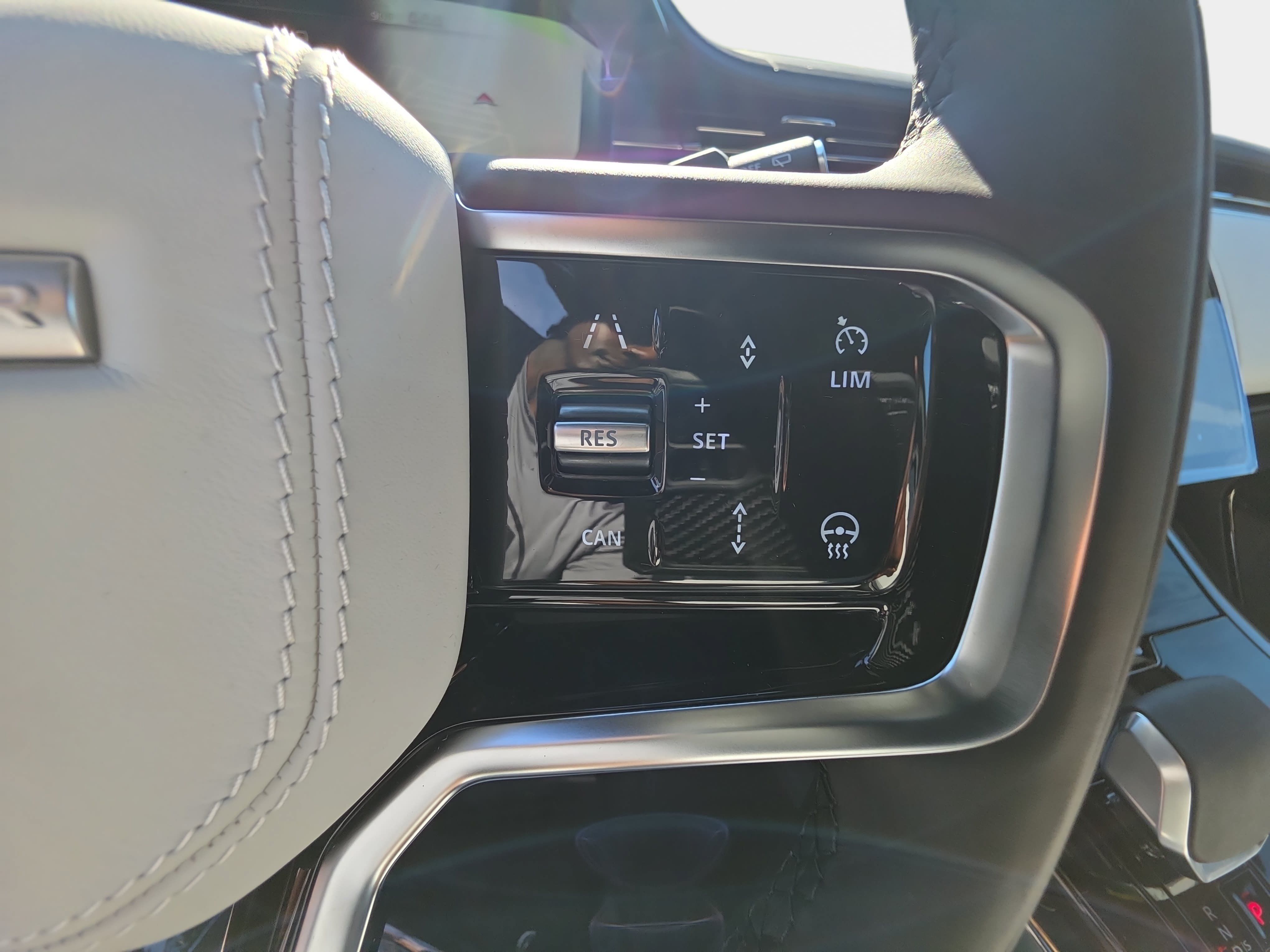 New 2026 Land Rover Range Rover Sport SE AWD/4WD image 18