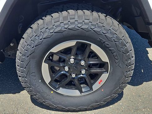Used 2021 Jeep Wrangler Unlimited Rubicon w/ Dual Top Group AWD/4WD image 8