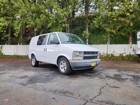 Used 2005 Chevrolet Astro AWD w/ Convenience Package image 15