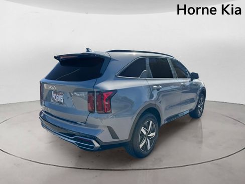 Used 2023 Kia Sorento S FWD image 4