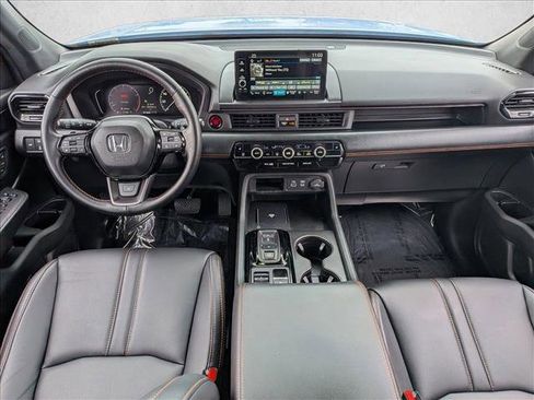 Used 2025 Honda Pilot TrailSport image 24