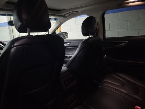 Used 2018 Ford Edge Titanium w/ Technology Package image 10