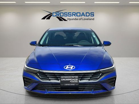 Used 2025 Hyundai Elantra SE w/ Cargo Package image 2