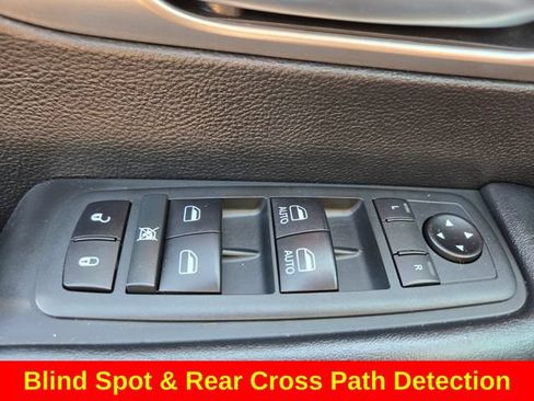 Used 2020 Chrysler Pacifica Touring-L w/ Advanced Safetytec Group AWD/4WD image 35
