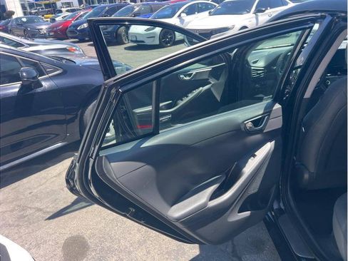Used 2022 Hyundai Ioniq SE FWD image 19