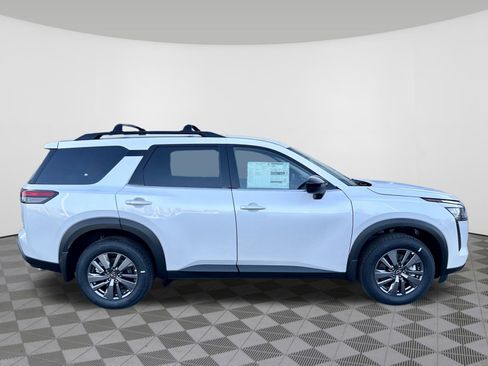 New 2026 Nissan Pathfinder SV image 5