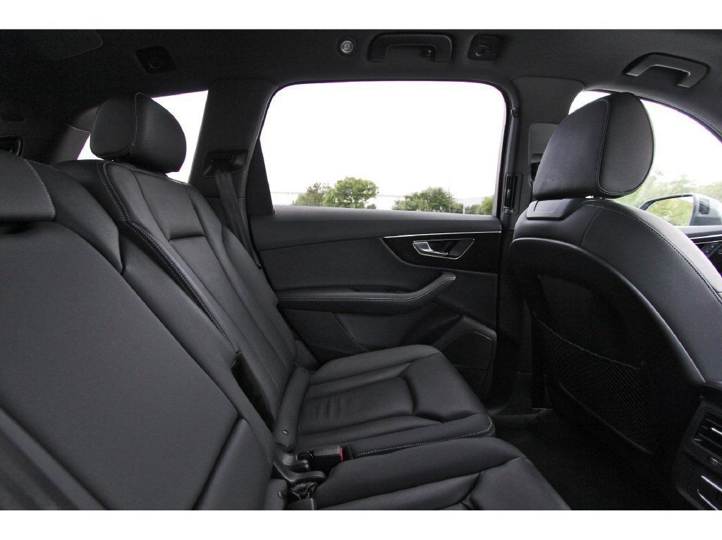 Used 2025 Audi Q7 3.0T Premium Plus AWD/4WD image 13