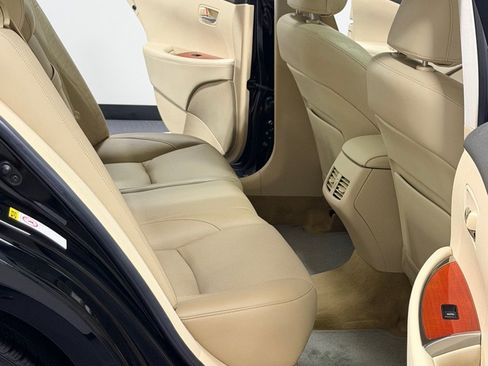 Used 2010 Lexus ES 350 w/ Preferred Accessory Package FWD image 10