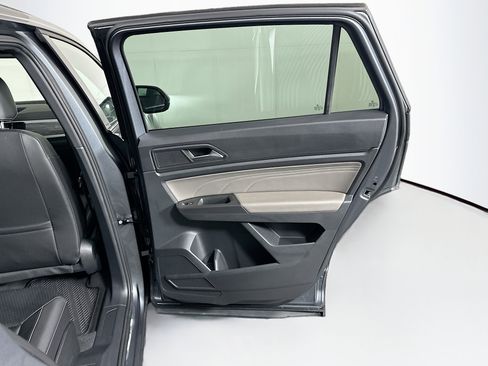 Used 2023 Volkswagen Atlas Cross Sport SE image 30