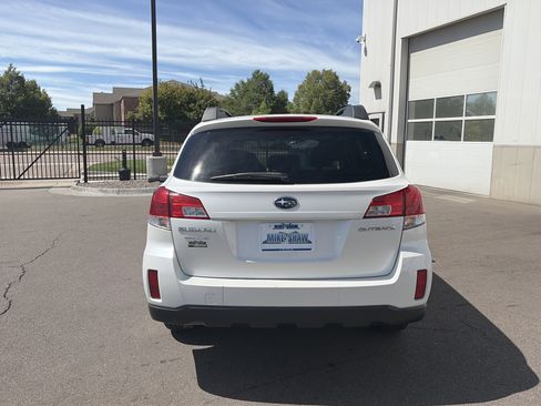Used 2012 Subaru Outback 2.5i Premium w/ All-Weather Pkg AWD/4WD image 6