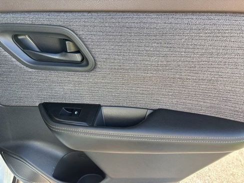 Used 2021 Nissan Rogue S FWD image 34