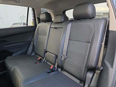 Used 2021 Volkswagen Tiguan SEL image 11