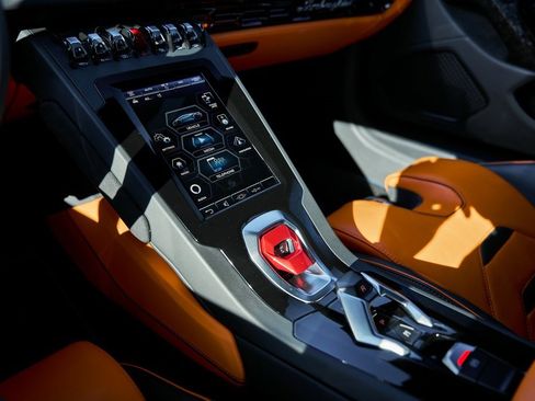 Used 2020 Lamborghini Huracan EVO image 53