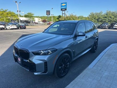 Used 2024 BMW X5 xDrive40i w/ M Sport Package AWD/4WD image 4