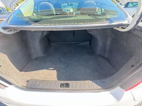 Used 2018 Nissan Versa SV FWD image 13