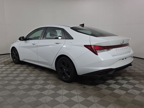 Used 2021 Hyundai Elantra SEL FWD image 5