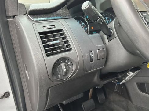 Used 2011 Ford Flex SE image 24