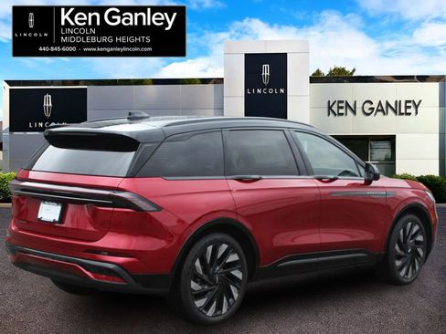 Used 2025 Lincoln Nautilus Reserve w/ Jet Appearance Package image 6